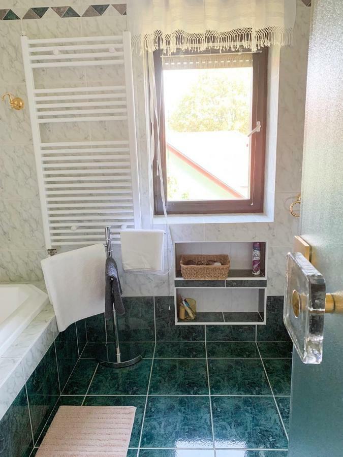 Komenda Ela'S Apartment מראה חיצוני תמונה